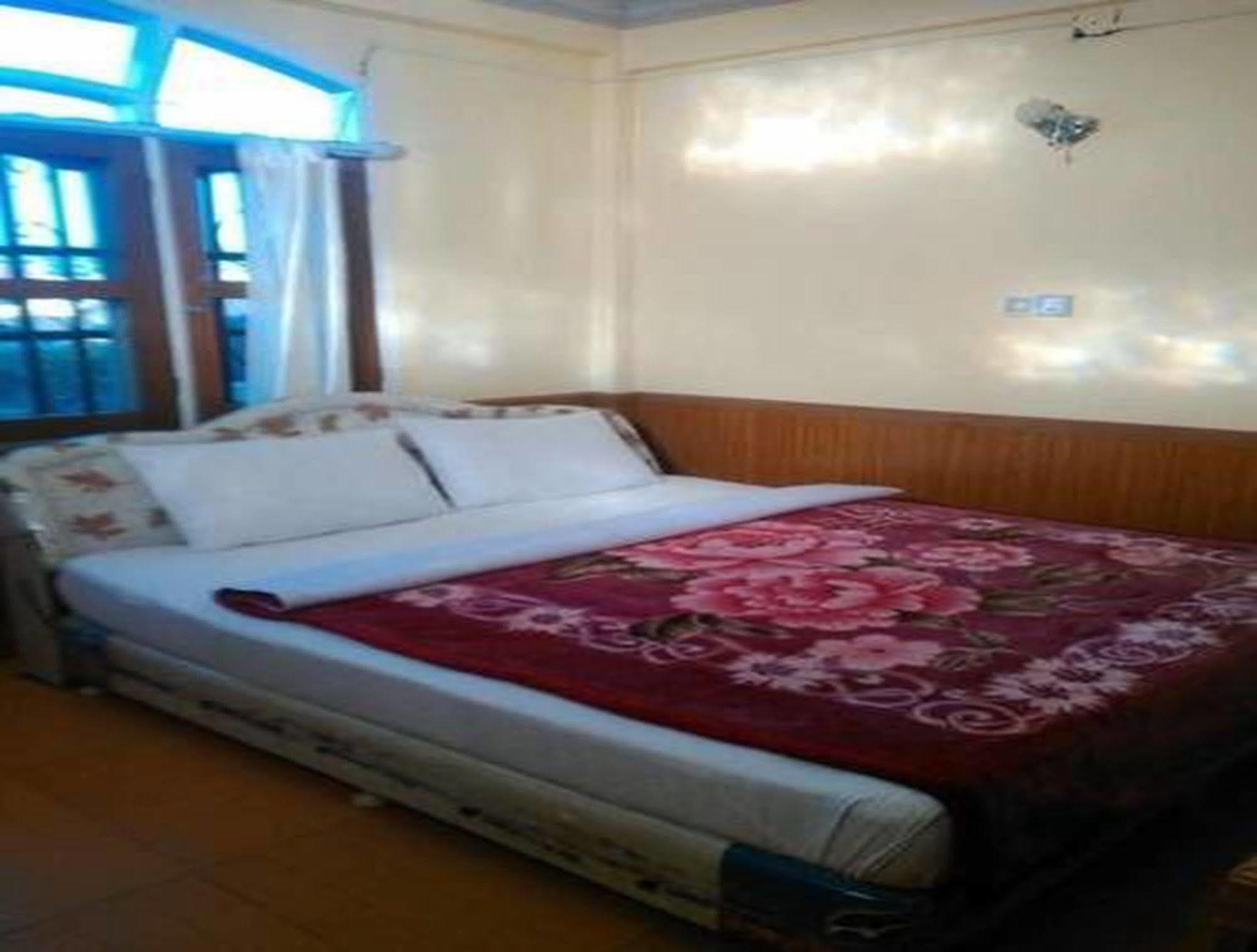 Royal Flower Guest House Pyin Oo Lwin Bagian luar foto